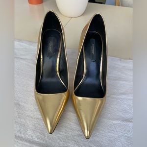 Zara metallic gold faux patent leather heels - Size 37/7